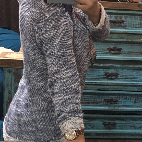 Sweater - Picture 4 of 4